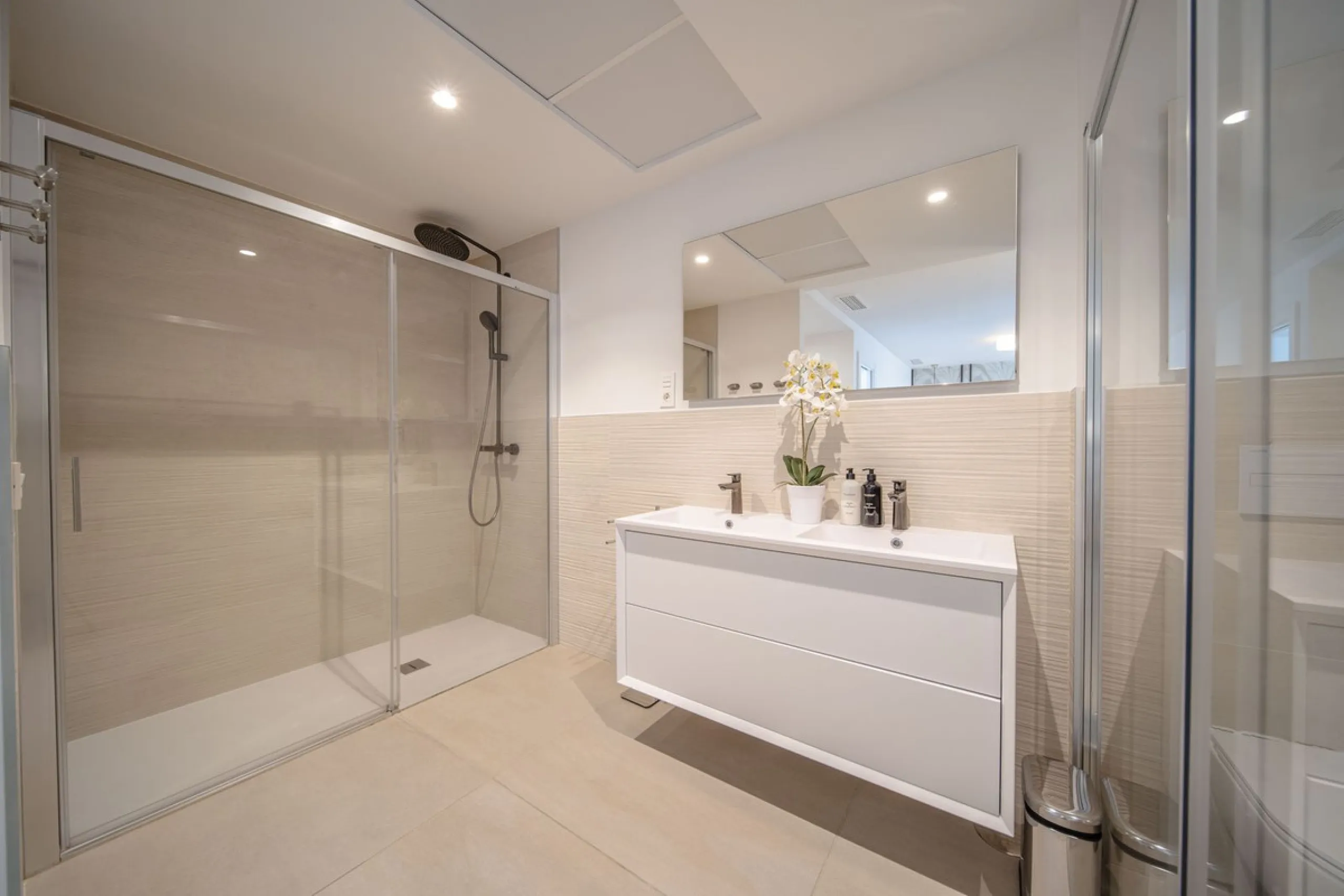 Apartment - Middle Floor Apartment в продаже в Fuengirola, Málaga. В доме 4 спален и 4 ванных комнат. Площадь дома 140 м²