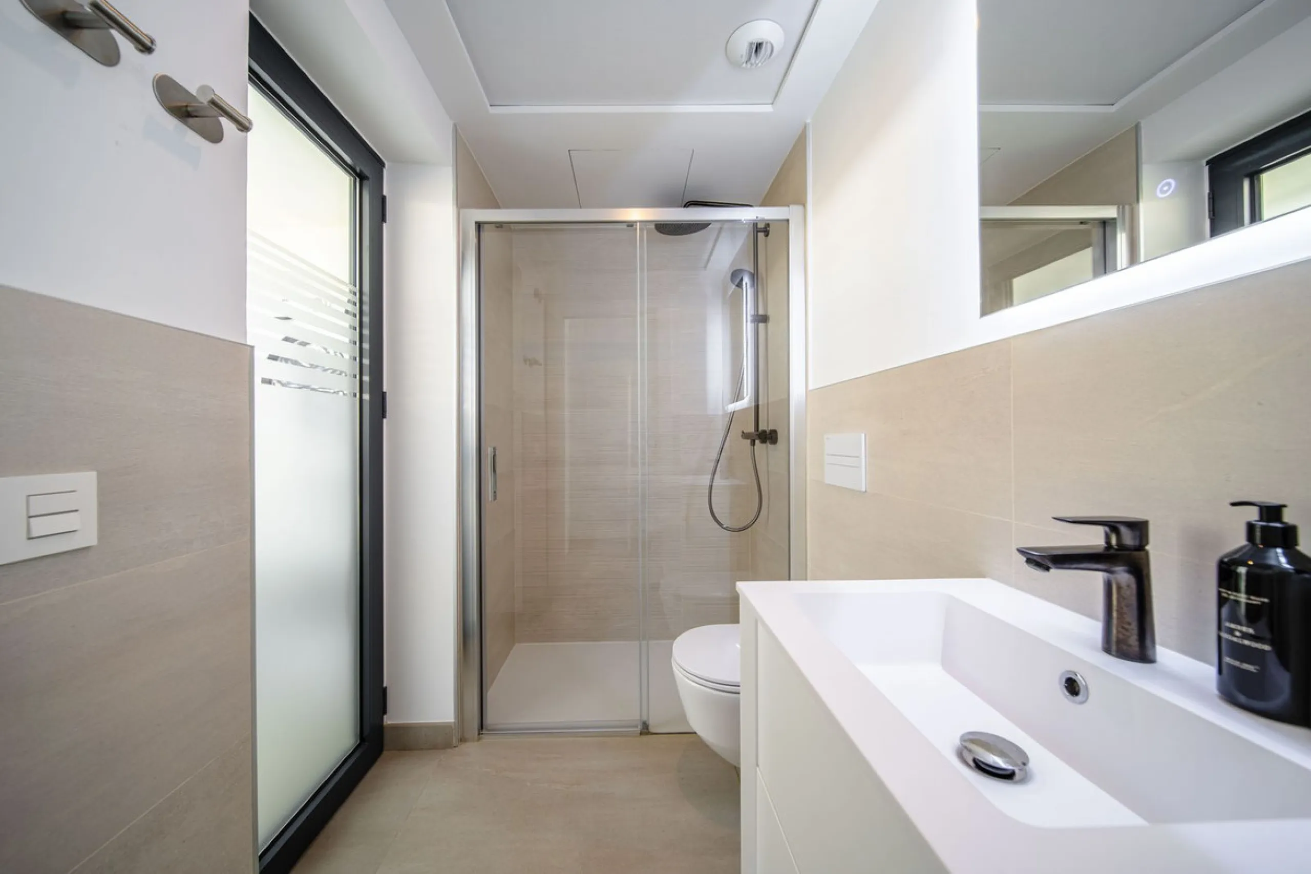 Apartment - Middle Floor Apartment в продаже в Fuengirola, Málaga. В доме 4 спален и 4 ванных комнат. Площадь дома 140 м²