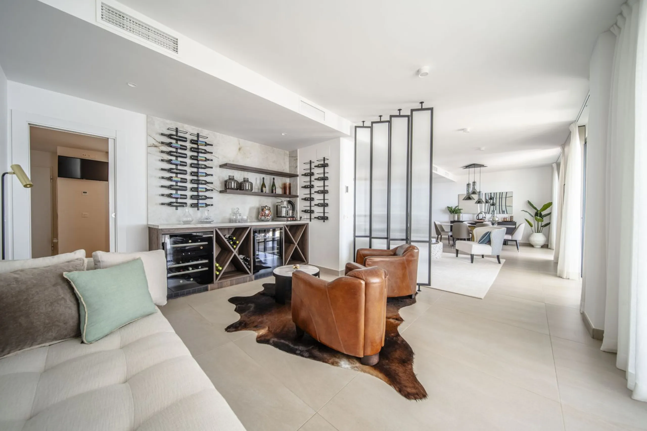Apartment - Middle Floor Apartment в продаже в Fuengirola, Málaga. В доме 4 спален и 4 ванных комнат. Площадь дома 140 м²