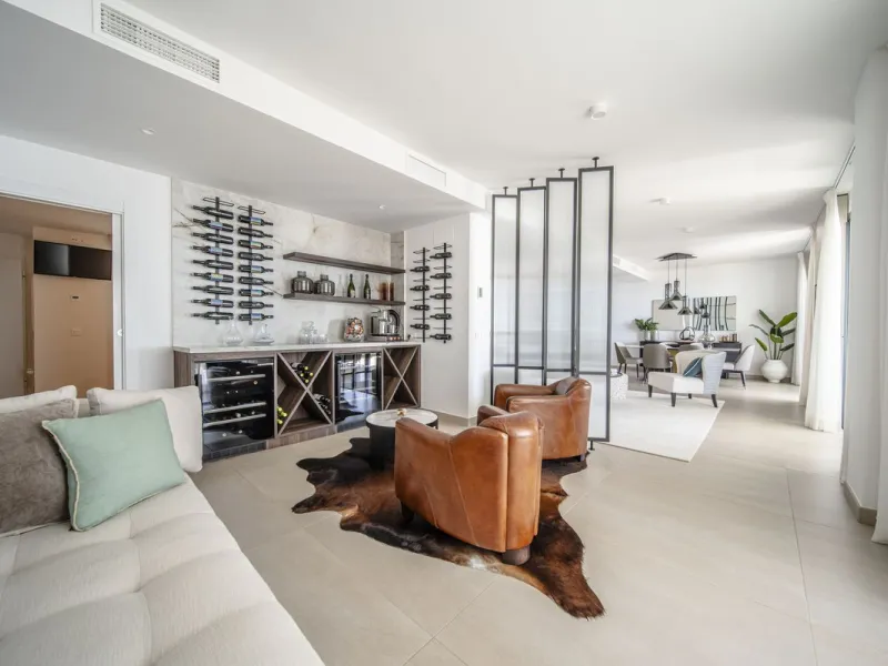 Apartment - Middle Floor Apartment в продаже в Fuengirola, Málaga. В доме 4 спален и 4 ванных комнат. Площадь дома 140 м²