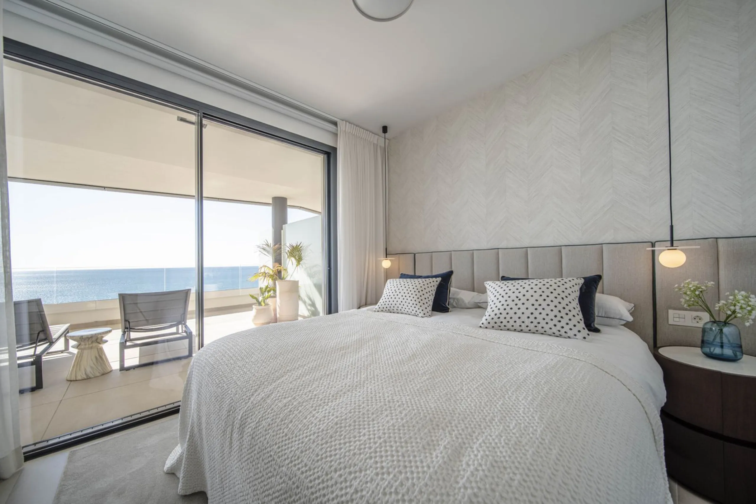 Apartment - Middle Floor Apartment в продаже в Fuengirola, Málaga. В доме 4 спален и 4 ванных комнат. Площадь дома 140 м²