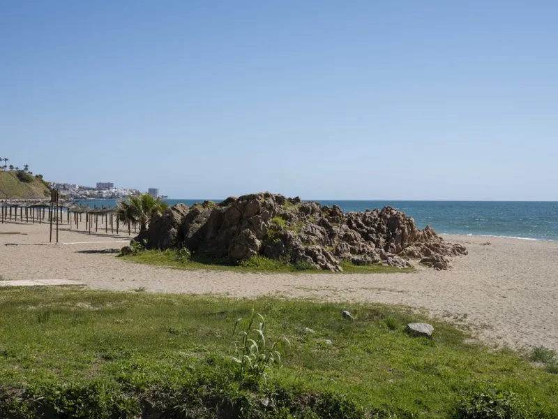 Apartment - Middle Floor Apartment в продаже в Fuengirola, Málaga. В доме 4 спален и 4 ванных комнат. Площадь дома 140 м²