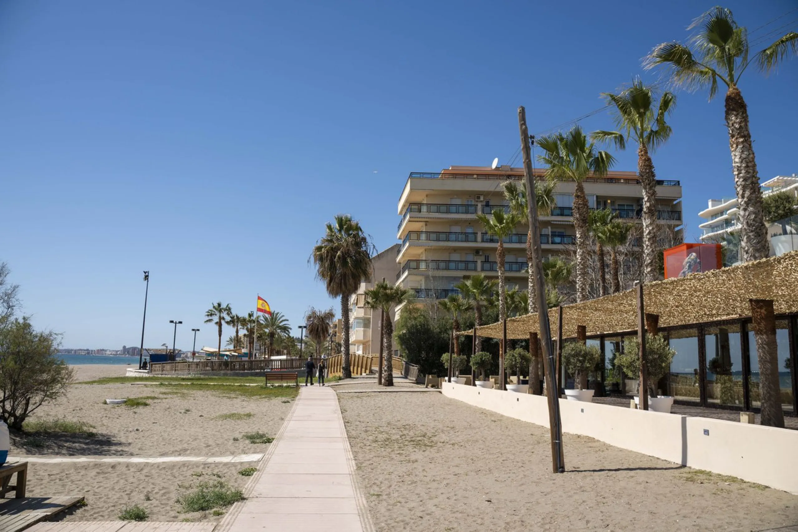 Apartment - Middle Floor Apartment в продаже в Fuengirola, Málaga. В доме 4 спален и 4 ванных комнат. Площадь дома 140 м²