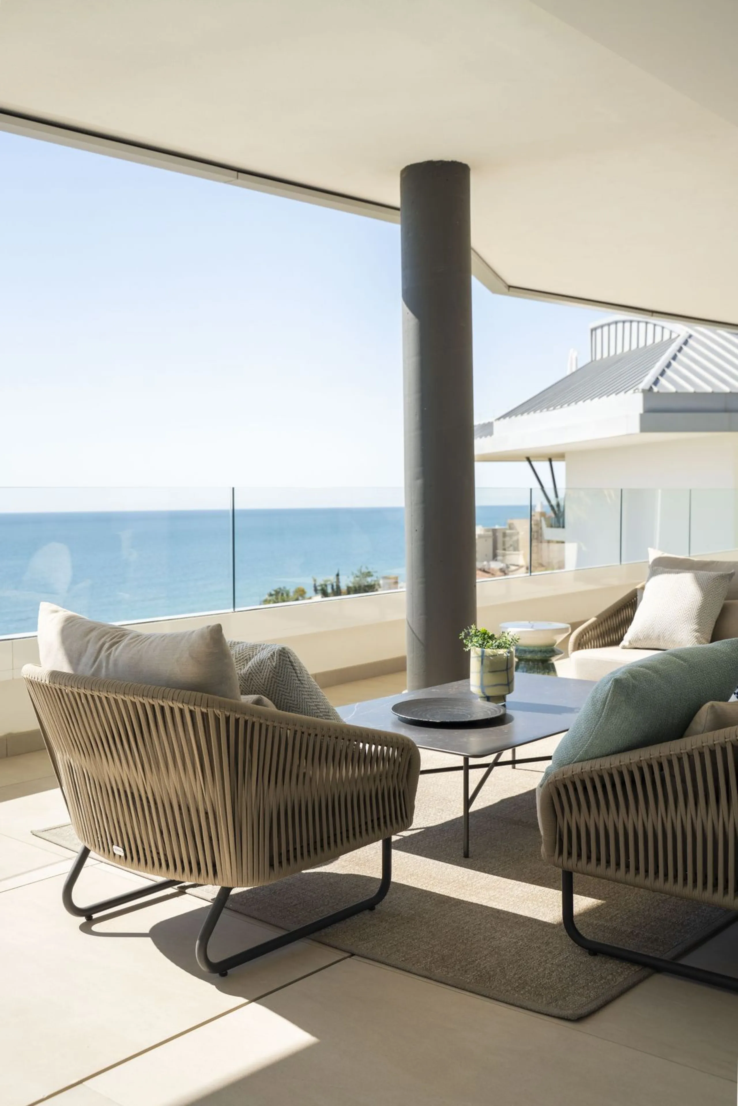 Apartment - Middle Floor Apartment в продаже в Fuengirola, Málaga. В доме 4 спален и 4 ванных комнат. Площадь дома 140 м²