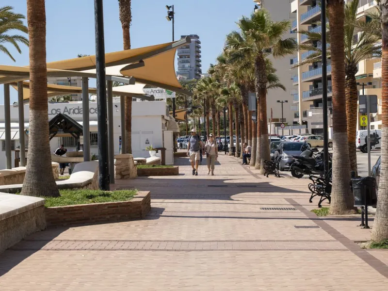 Apartment - Middle Floor Apartment в продаже в Fuengirola, Málaga. В доме 4 спален и 4 ванных комнат. Площадь дома 140 м²