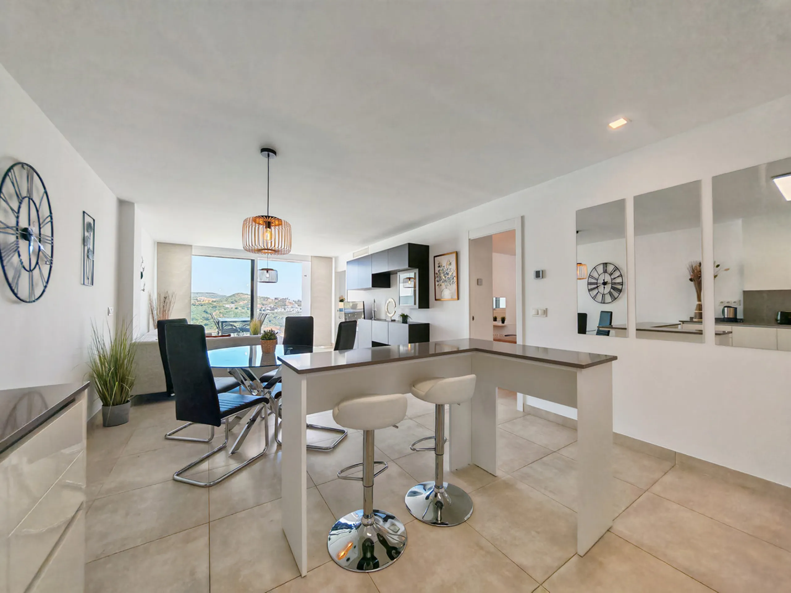 Apartment - Middle Floor Apartment в продаже в Mijas, Málaga. В доме 3 спален и 2 ванных комнат. Площадь дома 112 м²