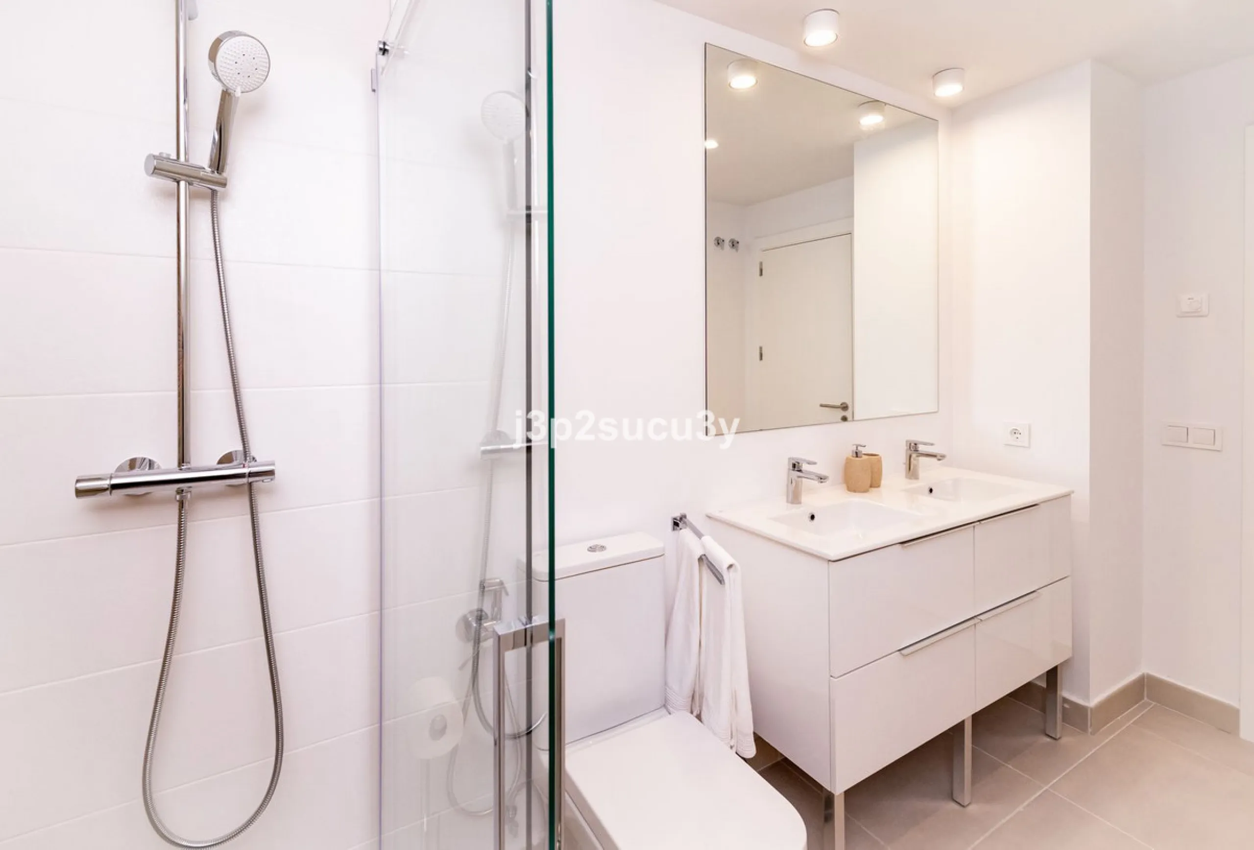 Brand New Apartment Ready to Move In – Unfurnished