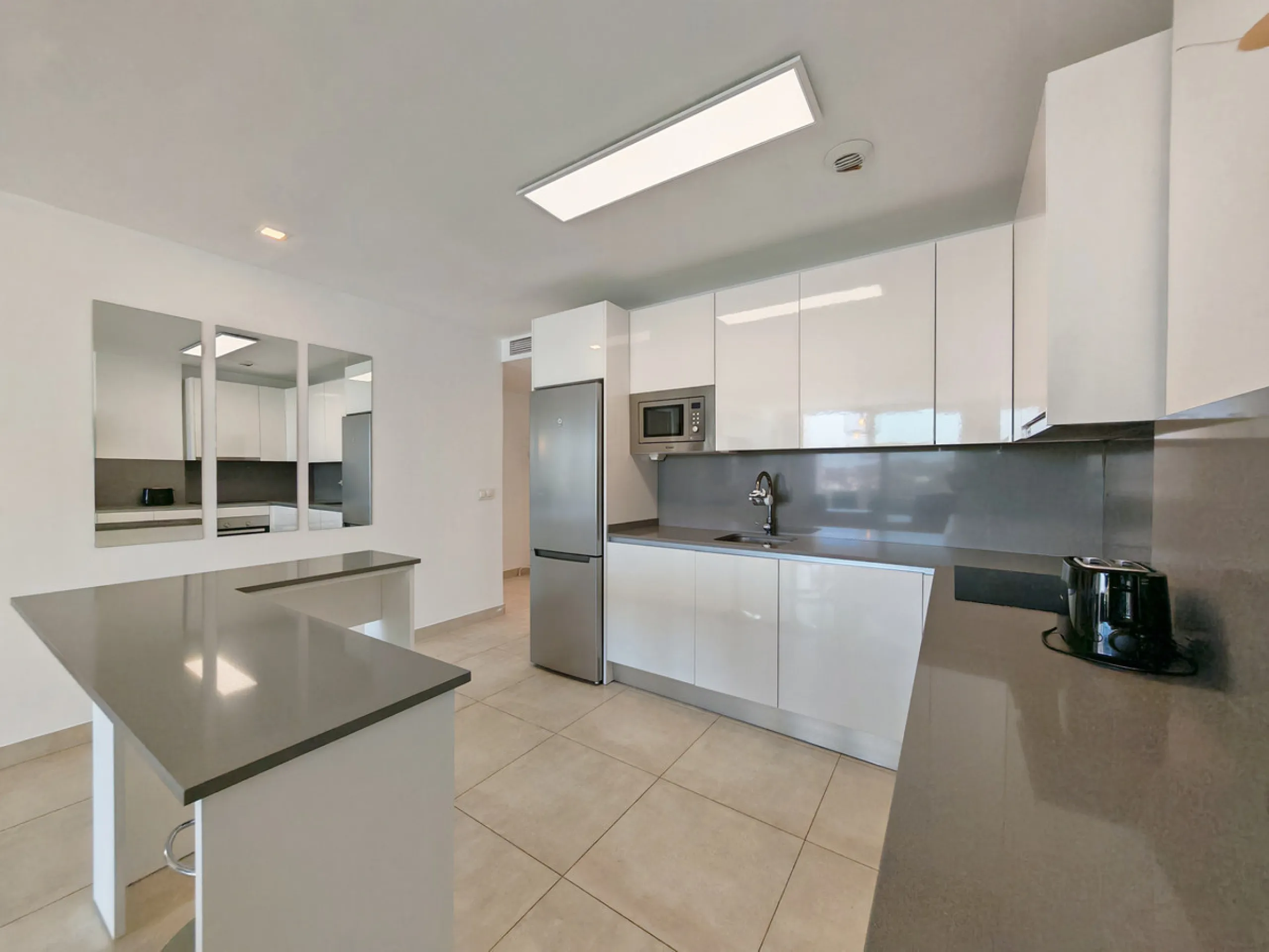 Apartment - Middle Floor Apartment в продаже в Mijas, Málaga. В доме 3 спален и 2 ванных комнат. Площадь дома 112 м²