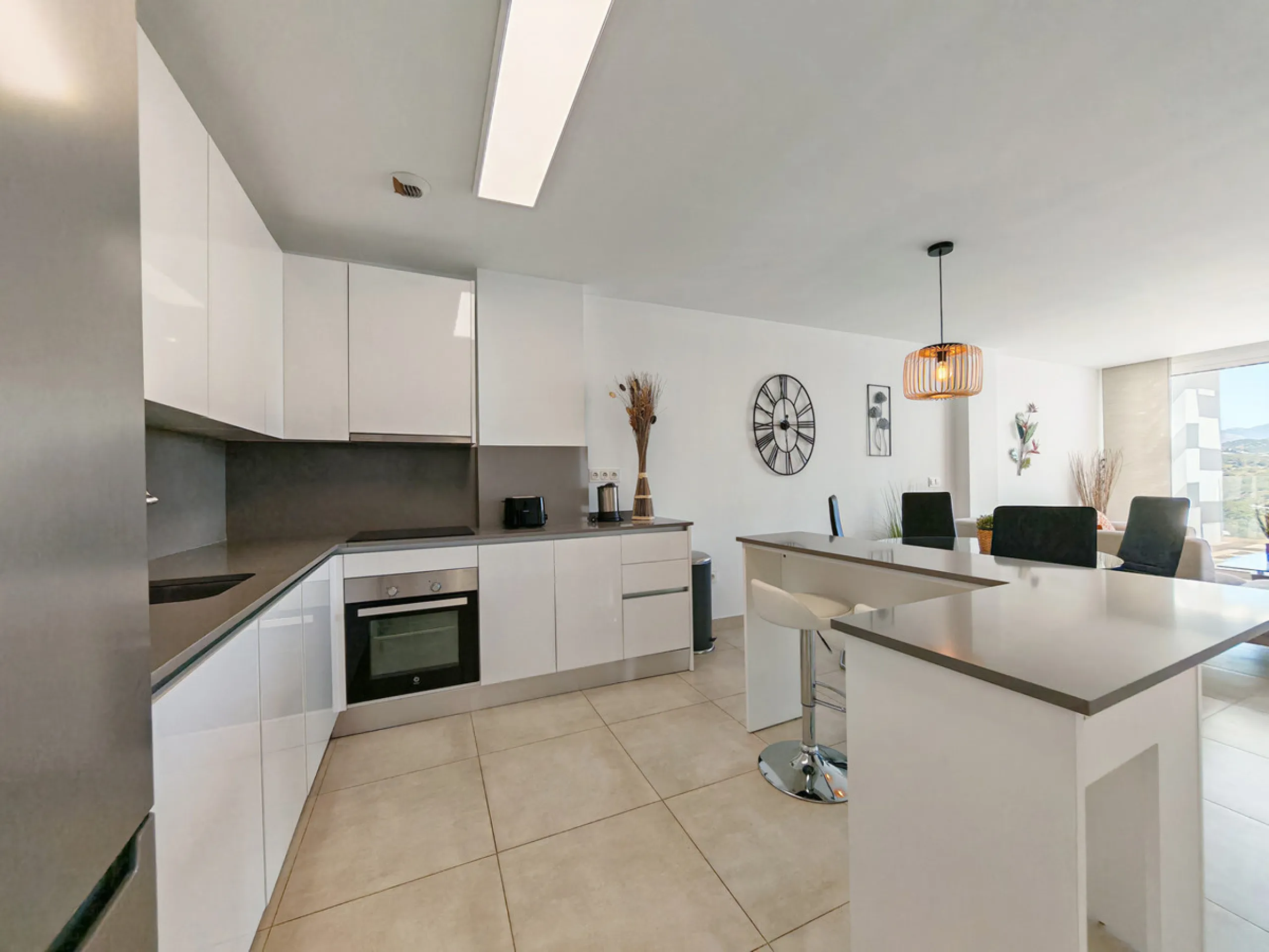 Apartment - Middle Floor Apartment в продаже в Mijas, Málaga. В доме 3 спален и 2 ванных комнат. Площадь дома 112 м²