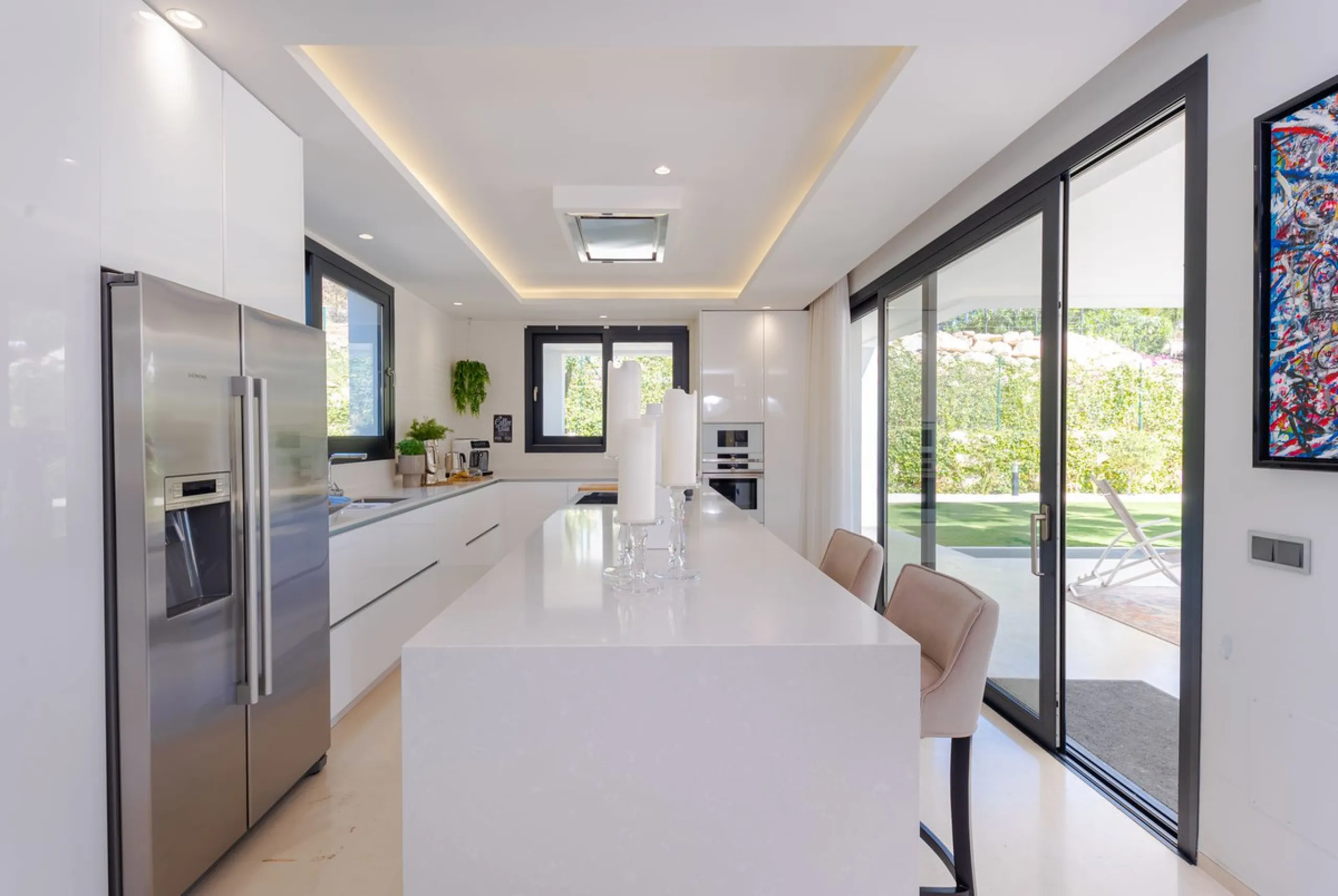 Located within an exclusive, fully gated residential community with 24-hour security, this outstanding contemporary villa occupies the largest plot in the development, offering exceptional privacy, generous space, and a prime setting. Set on an expansive 