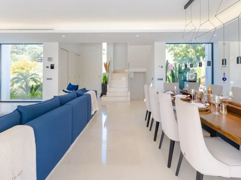Located within an exclusive, fully gated residential community with 24-hour security, this outstanding contemporary villa occupies the largest plot in the development, offering exceptional privacy, generous space, and a prime setting. Set on an expansive 