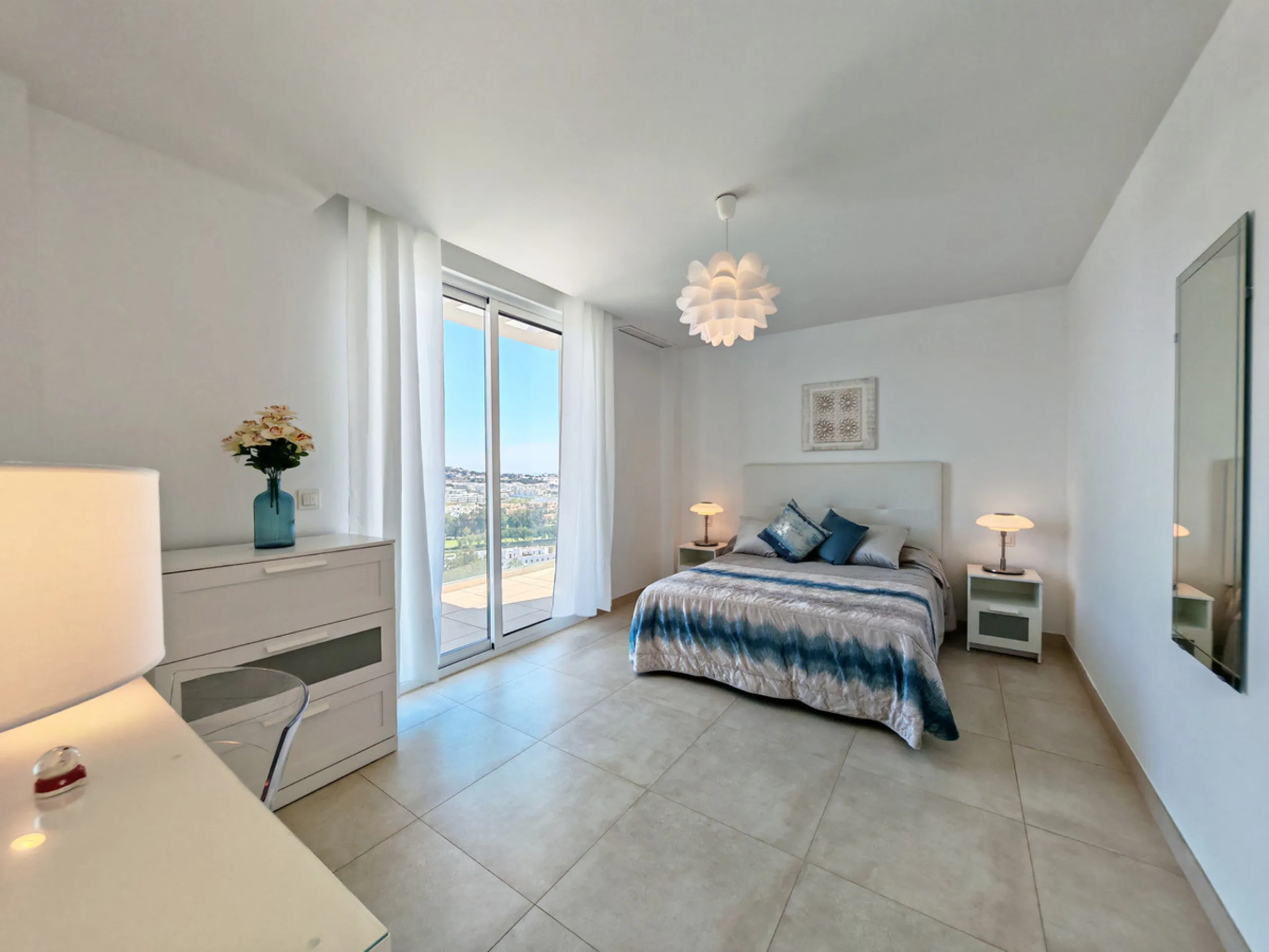 Apartment - Middle Floor Apartment в продаже в Mijas, Málaga. В доме 3 спален и 2 ванных комнат. Площадь дома 112 м²