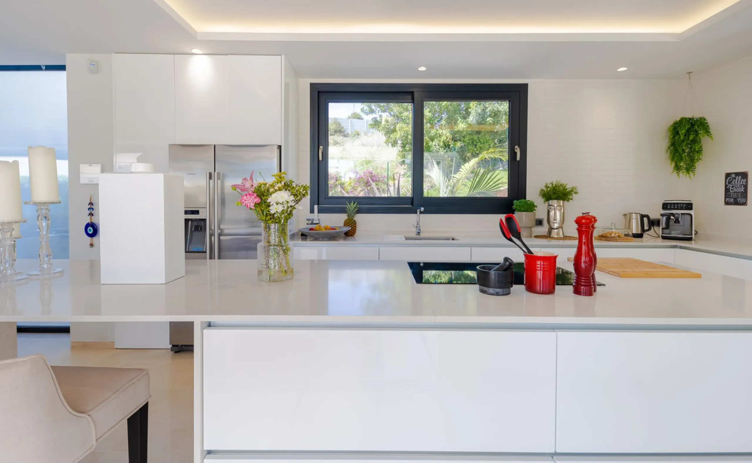 Located within an exclusive, fully gated residential community with 24-hour security, this outstanding contemporary villa occupies the largest plot in the development, offering exceptional privacy, generous space, and a prime setting. Set on an expansive 