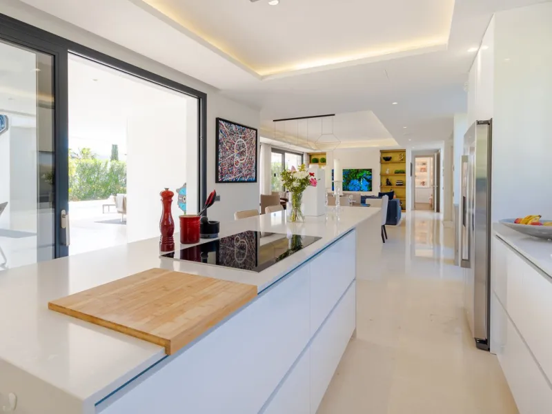 Located within an exclusive, fully gated residential community with 24-hour security, this outstanding contemporary villa occupies the largest plot in the development, offering exceptional privacy, generous space, and a prime setting. Set on an expansive 