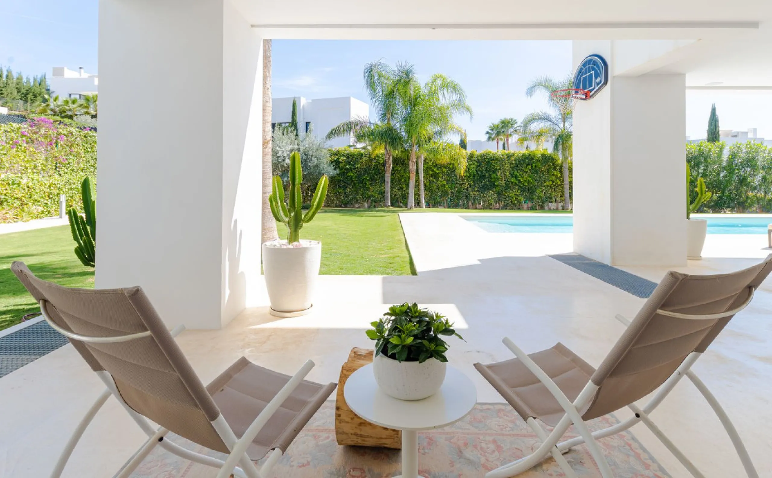 Located within an exclusive, fully gated residential community with 24-hour security, this outstanding contemporary villa occupies the largest plot in the development, offering exceptional privacy, generous space, and a prime setting. Set on an expansive 