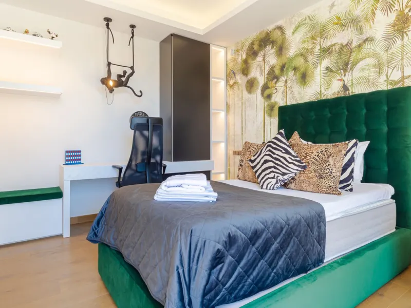 Located within an exclusive, fully gated residential community with 24-hour security, this outstanding contemporary villa occupies the largest plot in the development, offering exceptional privacy, generous space, and a prime setting. Set on an expansive 