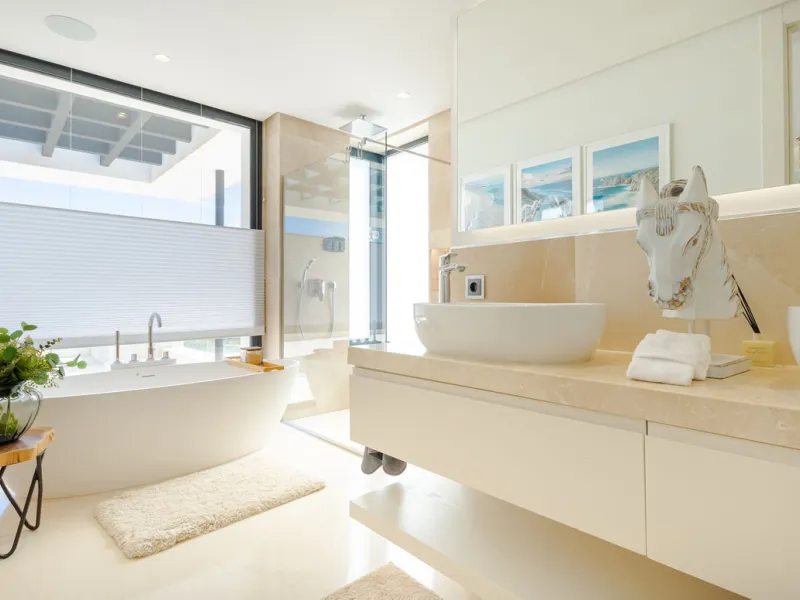 Located within an exclusive, fully gated residential community with 24-hour security, this outstanding contemporary villa occupies the largest plot in the development, offering exceptional privacy, generous space, and a prime setting. Set on an expansive 