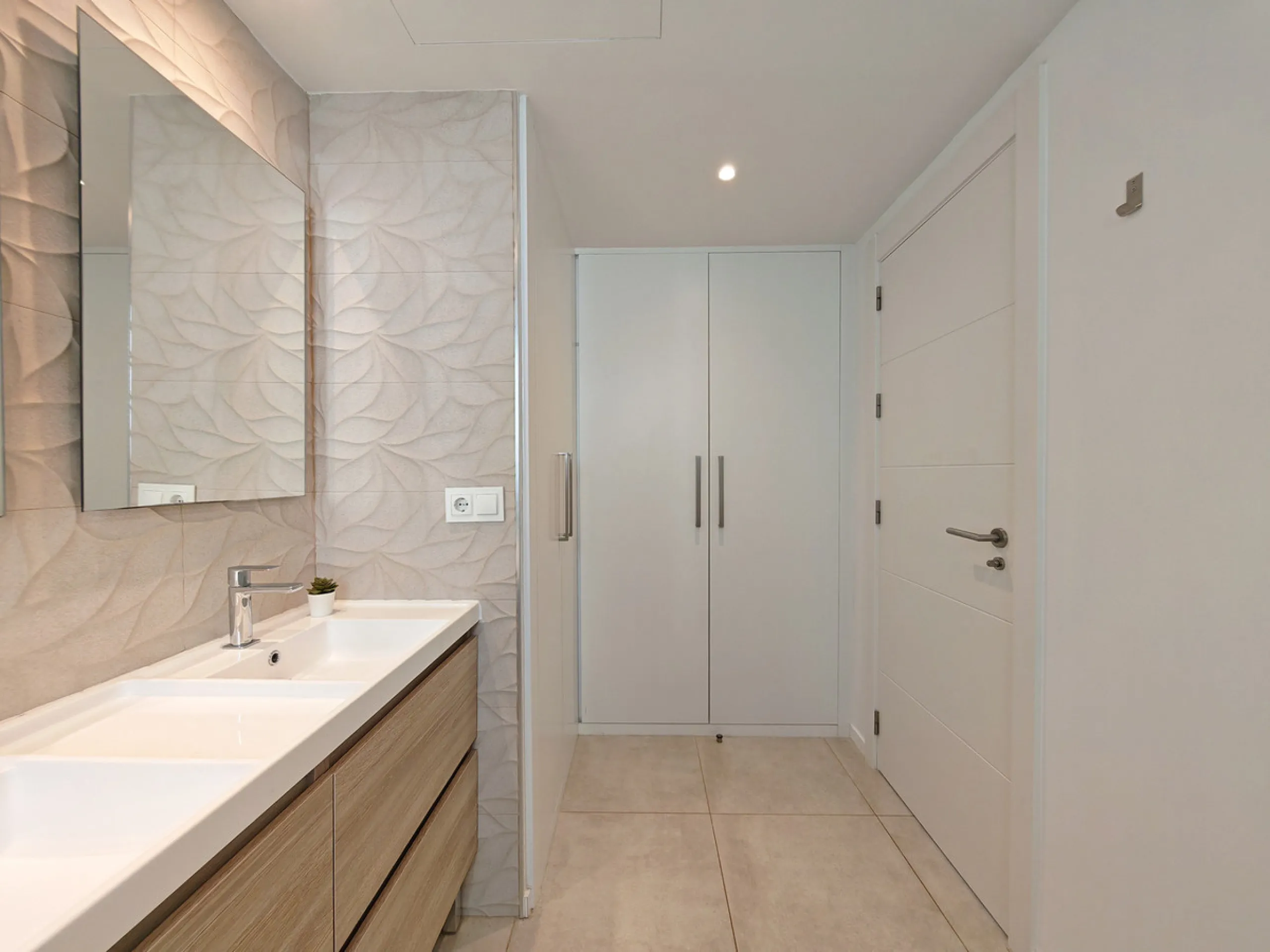 Apartment - Middle Floor Apartment в продаже в Mijas, Málaga. В доме 3 спален и 2 ванных комнат. Площадь дома 112 м²