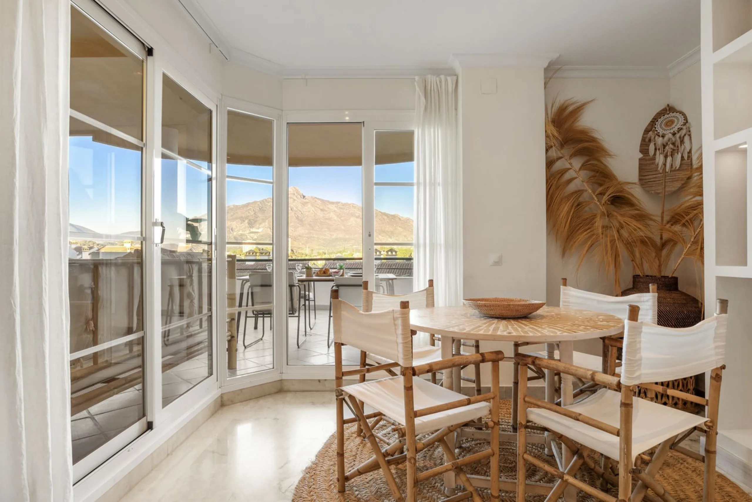 Modern 2-Bedroom Apartment with spectacular Sea & Mountain Views in Señorio de Aloha, Nueva Andalucía
