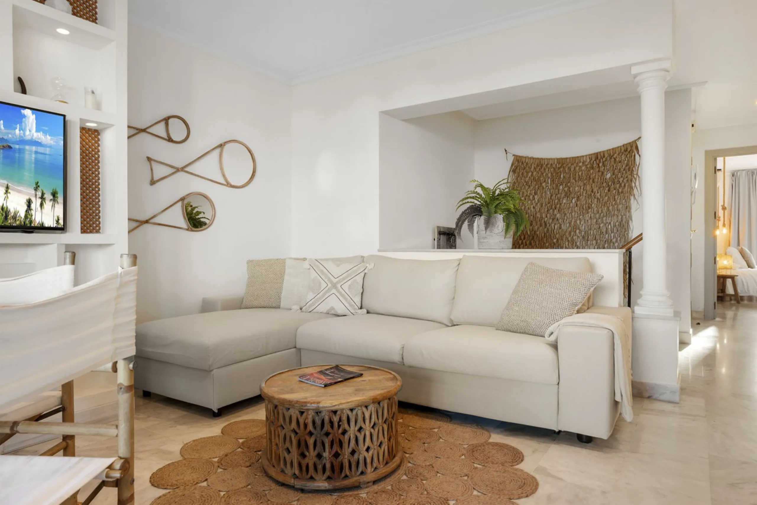 Modern 2-Bedroom Apartment with spectacular Sea & Mountain Views in Señorio de Aloha, Nueva Andalucía