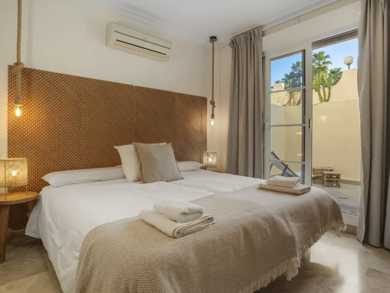 Modern 2-Bedroom Apartment with spectacular Sea & Mountain Views in Señorio de Aloha, Nueva Andalucía