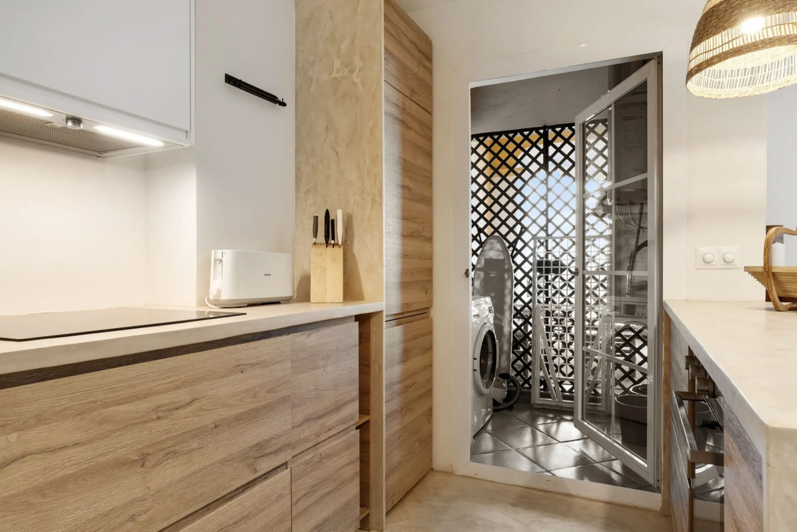 Modern 2-Bedroom Apartment with spectacular Sea & Mountain Views in Señorio de Aloha, Nueva Andalucía