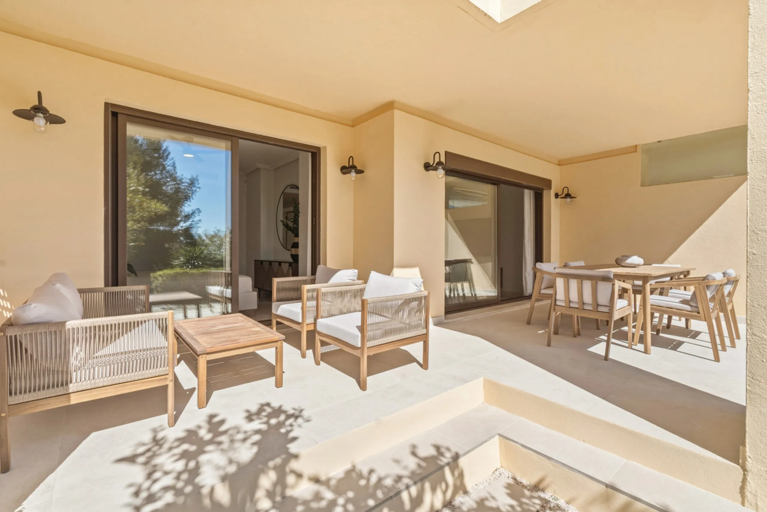 Discover this bright and elegant 3-bedroom, 2-bathroom ground floor apartment located in the sought-after Los Pinos community within Los Arqueros Golf & Country Club.