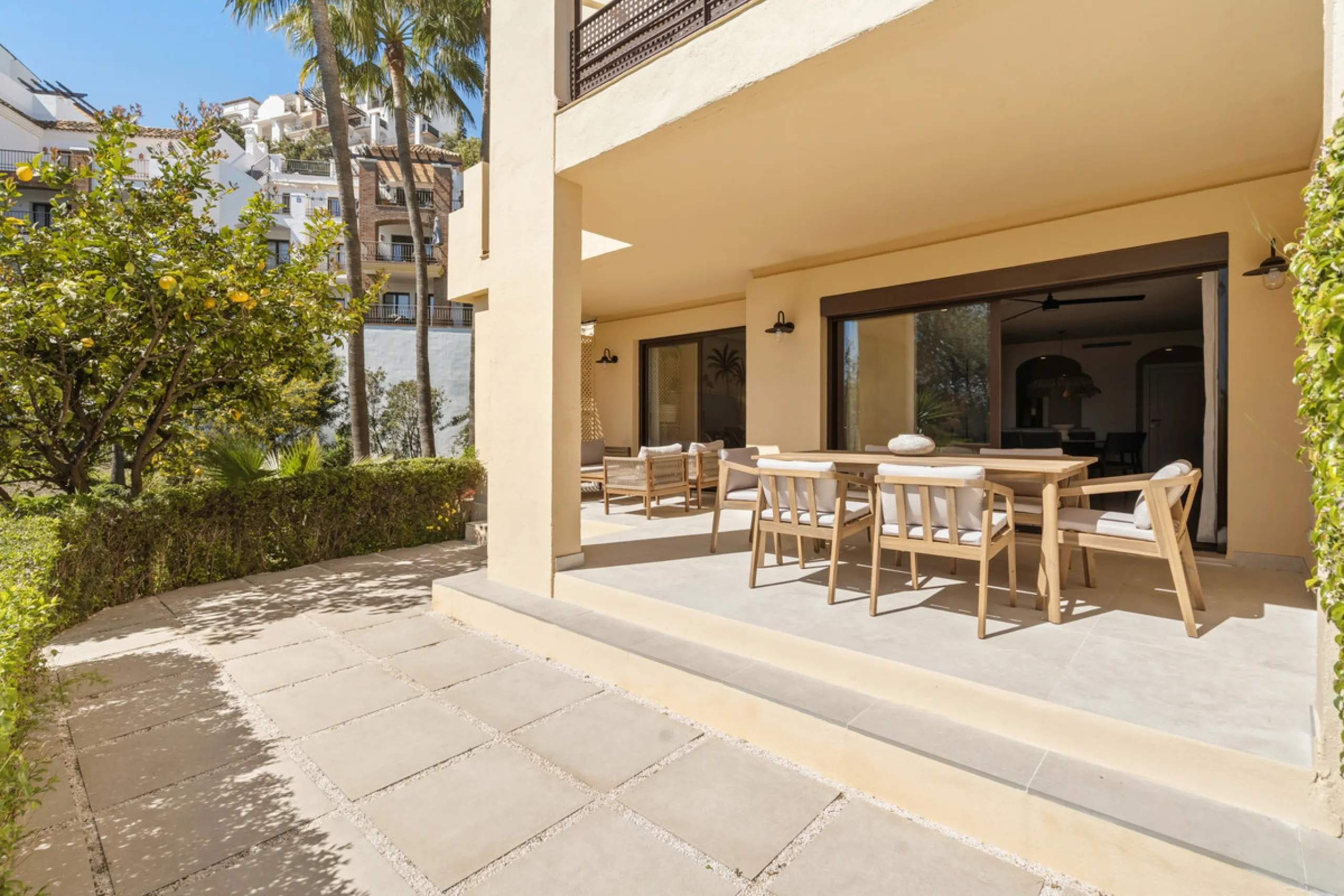 Discover this bright and elegant 3-bedroom, 2-bathroom ground floor apartment located in the sought-after Los Pinos community within Los Arqueros Golf & Country Club.
