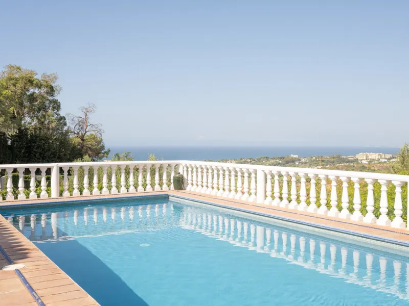 Set on an exceptional 2,275 m² double plot, this impressive villa in El Rosario, Marbella offers a rare combination of space, privacy, and breathtaking views over the Mediterranean Sea and the iconic La Concha mountain. From sunrise to sunset, the scenery
