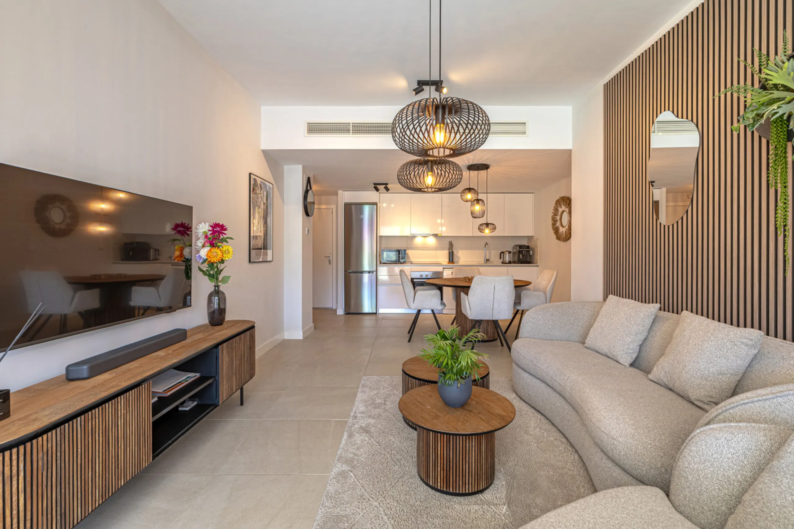 Apartment - Ground Floor Apartment в продаже в Estepona, Málaga. В доме 2 спален и 2 ванных комнат. Площадь дома 219 м²