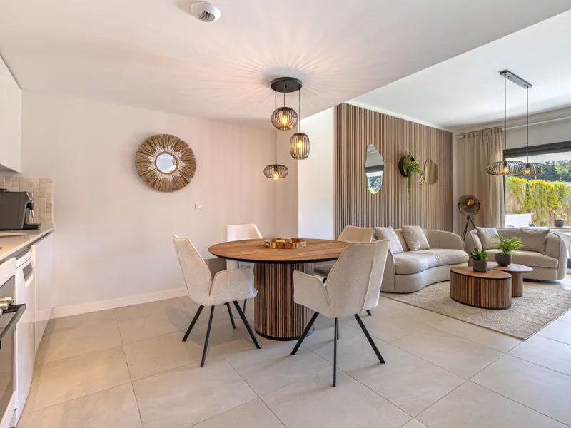Apartment - Ground Floor Apartment в продаже в Estepona, Málaga. В доме 2 спален и 2 ванных комнат. Площадь дома 219 м²