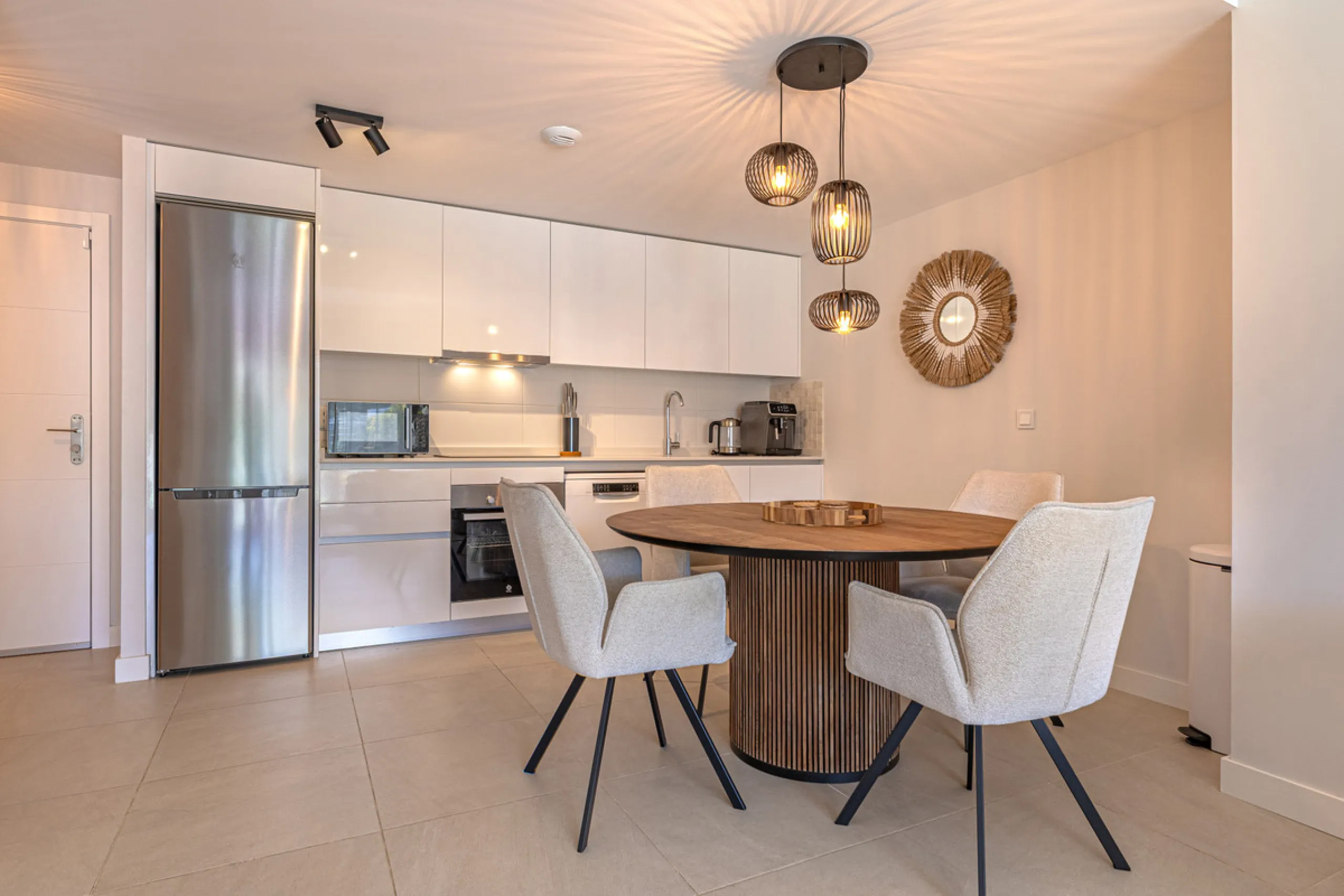 Apartment - Ground Floor Apartment в продаже в Estepona, Málaga. В доме 2 спален и 2 ванных комнат. Площадь дома 219 м²