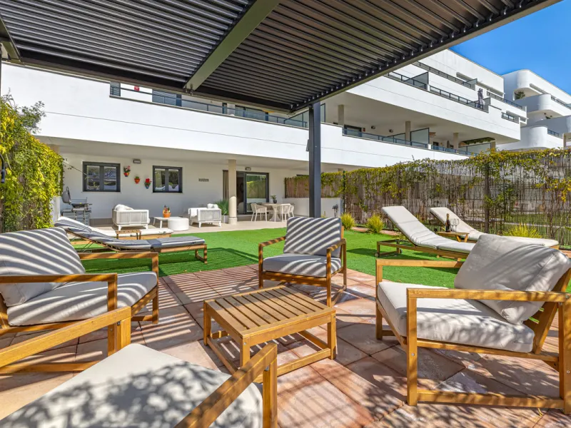 Apartment - Ground Floor Apartment в продаже в Estepona, Málaga. В доме 2 спален и 2 ванных комнат. Площадь дома 219 м²