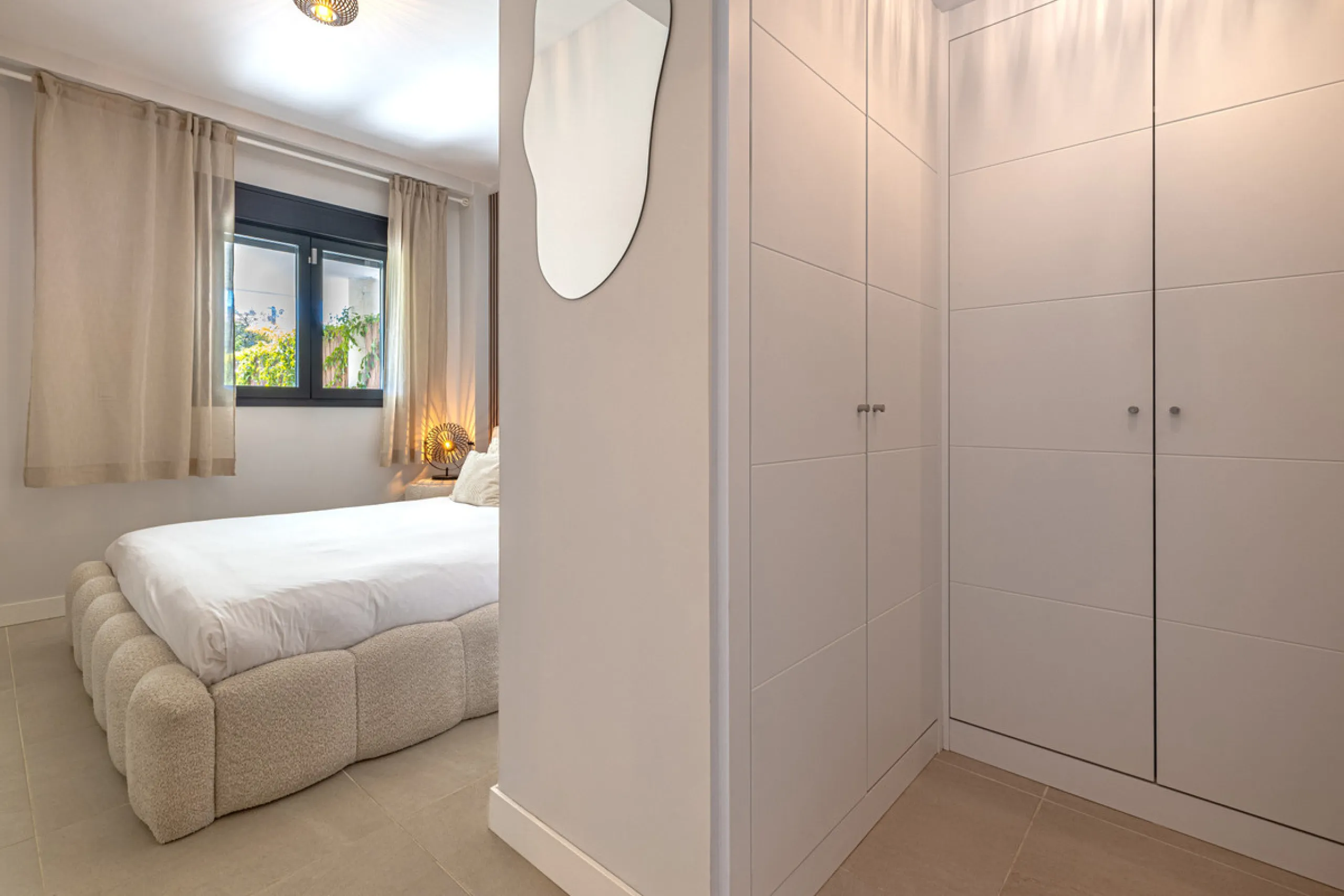 Apartment - Ground Floor Apartment в продаже в Estepona, Málaga. В доме 2 спален и 2 ванных комнат. Площадь дома 219 м²