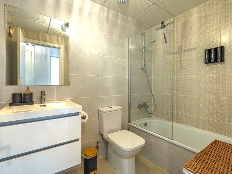 Apartment - Ground Floor Apartment в продаже в Estepona, Málaga. В доме 2 спален и 2 ванных комнат. Площадь дома 219 м²