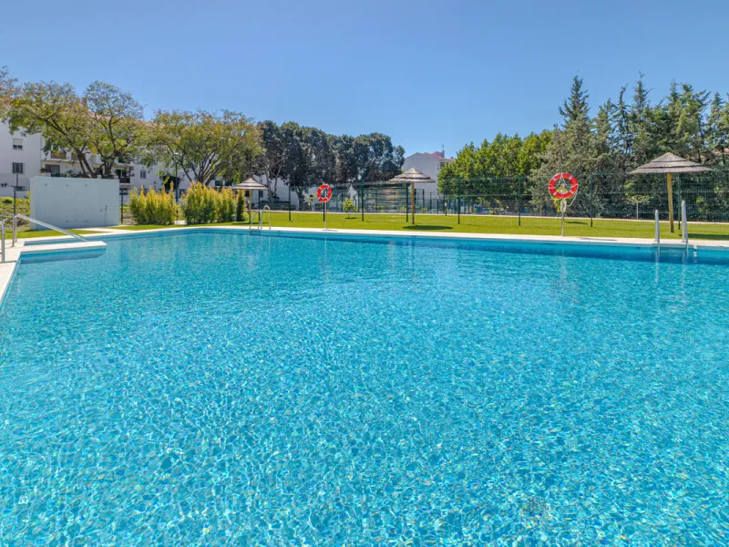 Apartment - Ground Floor Apartment в продаже в Estepona, Málaga. В доме 2 спален и 2 ванных комнат. Площадь дома 219 м²