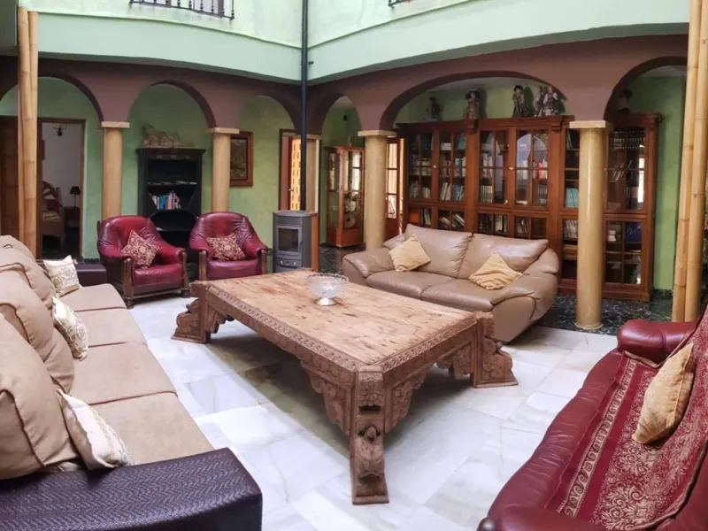 House - Detached Villa в продаже в Alhaurín de la Torre, Málaga. В доме 7 спален и 4 ванных комнат. Площадь дома 410 м². Площадь участка 1072 м²