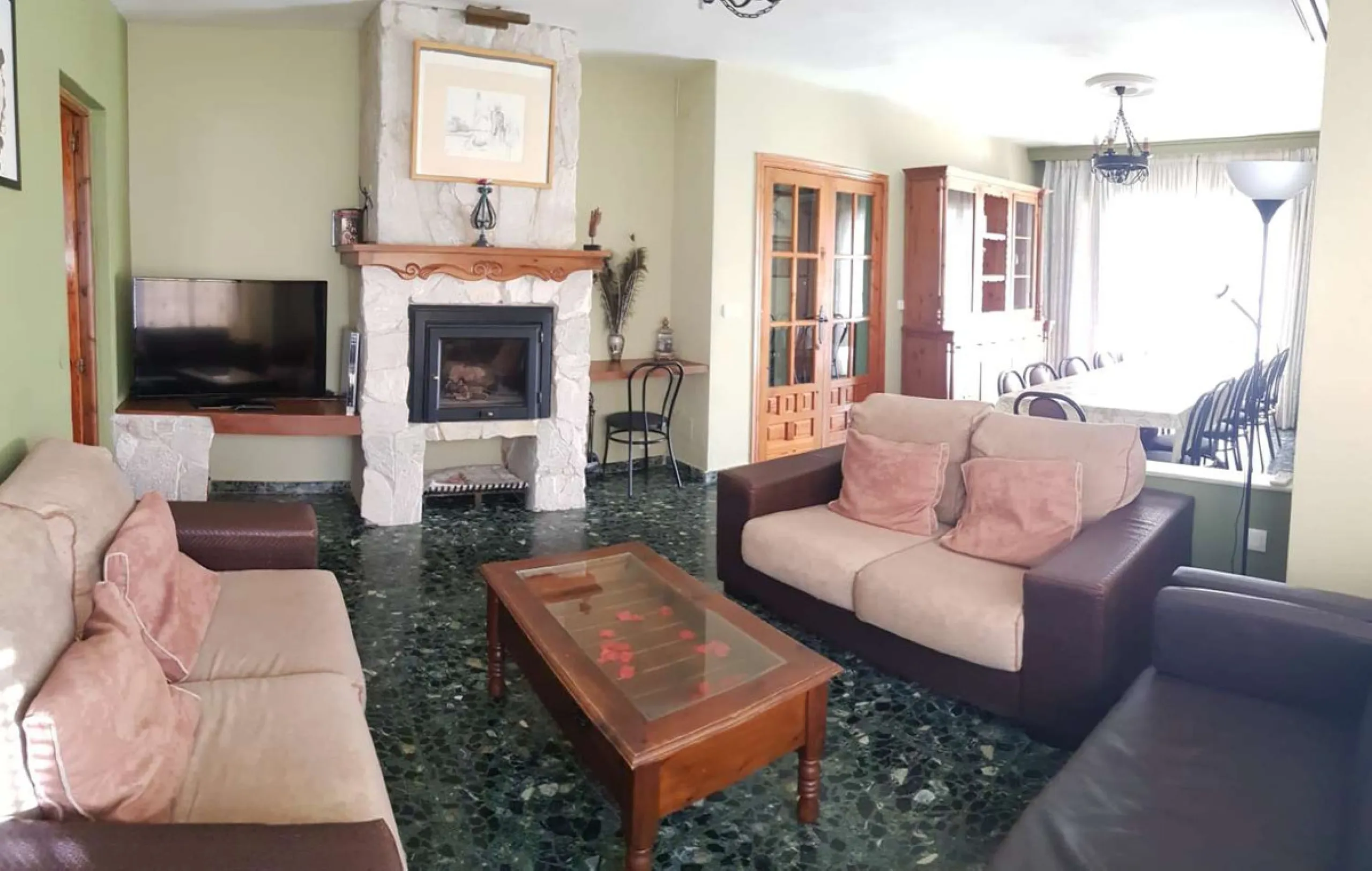 House - Detached Villa в продаже в Alhaurín de la Torre, Málaga. В доме 7 спален и 4 ванных комнат. Площадь дома 410 м². Площадь участка 1072 м²