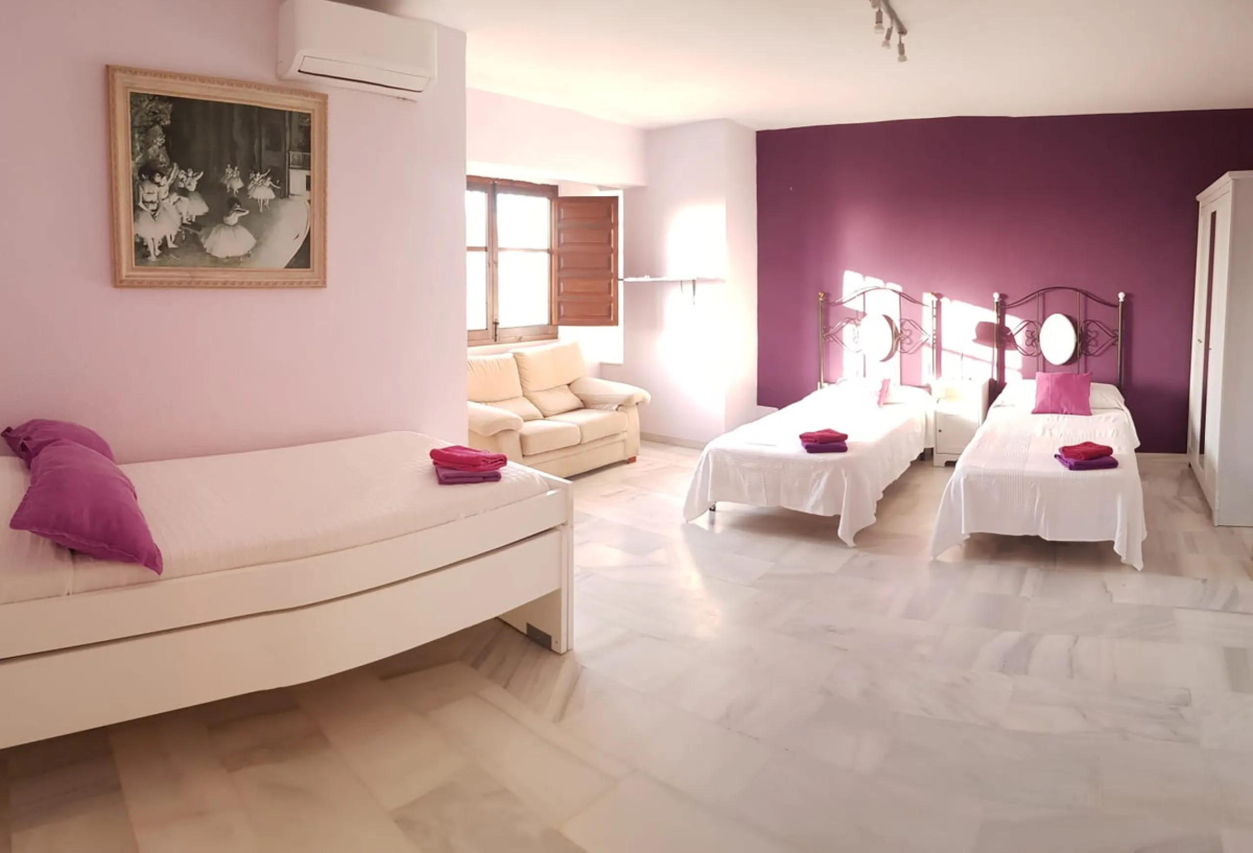 House - Detached Villa в продаже в Alhaurín de la Torre, Málaga. В доме 7 спален и 4 ванных комнат. Площадь дома 410 м². Площадь участка 1072 м²