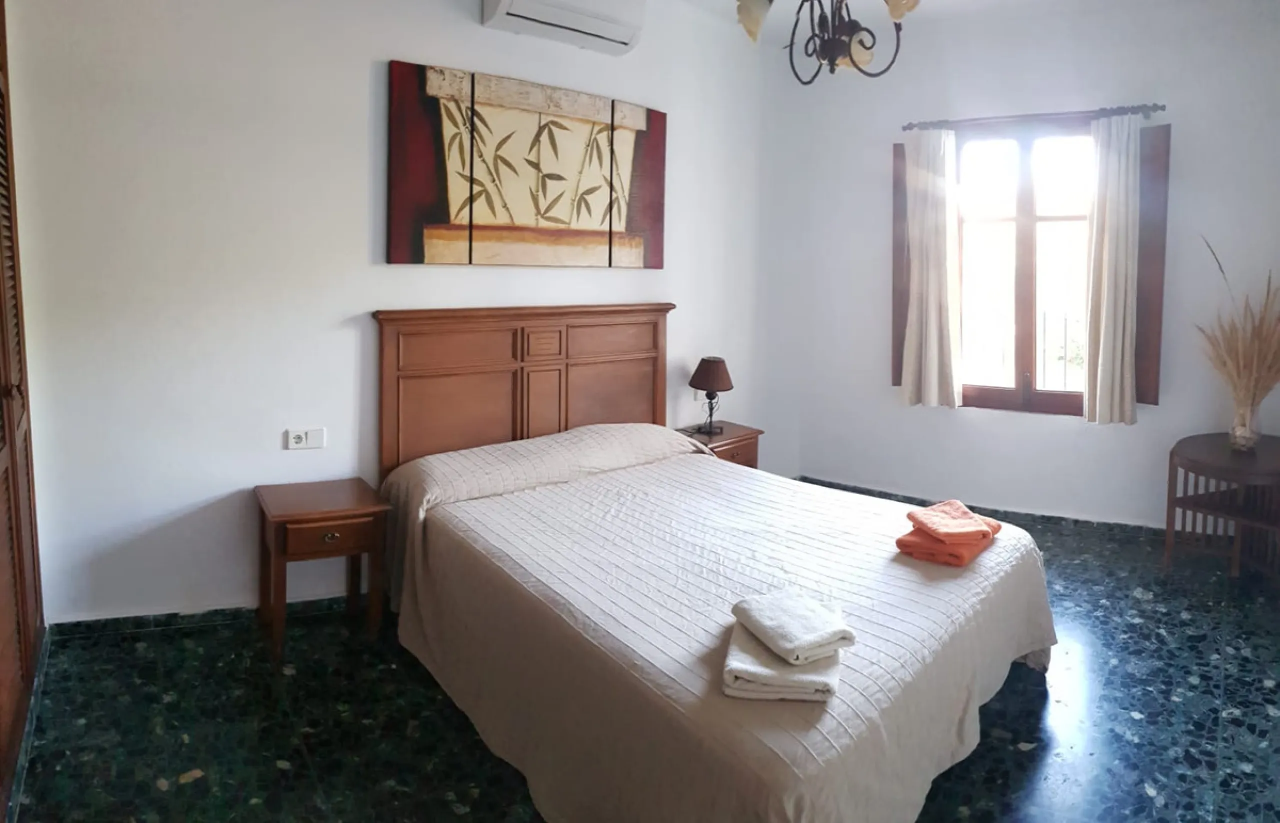 House - Detached Villa в продаже в Alhaurín de la Torre, Málaga. В доме 7 спален и 4 ванных комнат. Площадь дома 410 м². Площадь участка 1072 м²