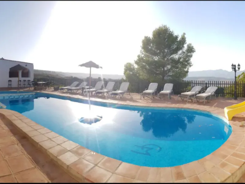 House - Detached Villa в продаже в Alhaurín de la Torre, Málaga. В доме 7 спален и 4 ванных комнат. Площадь дома 410 м². Площадь участка 1072 м²