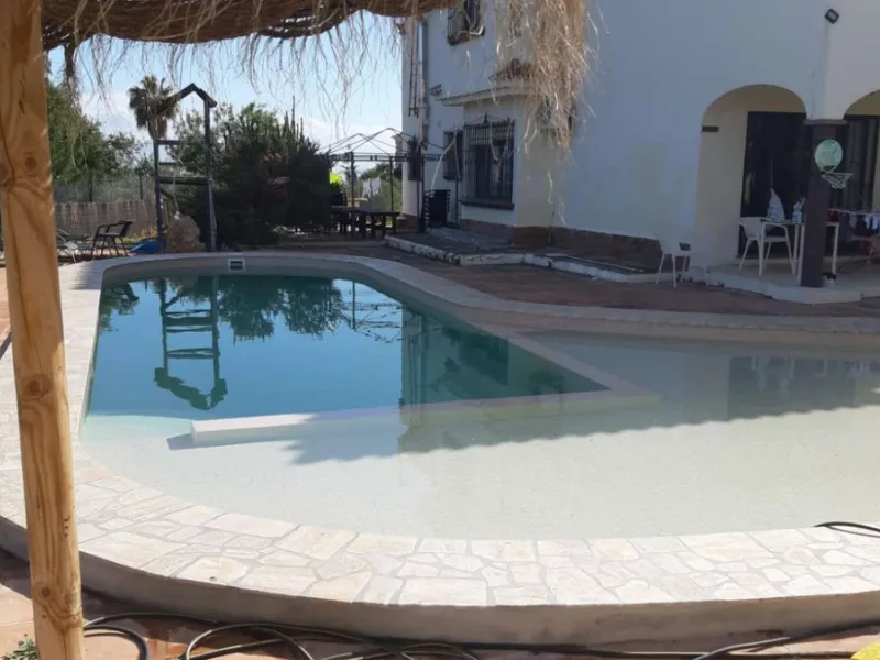 House - Detached Villa в продаже в Alhaurín de la Torre, Málaga. В доме 7 спален и 4 ванных комнат. Площадь дома 410 м². Площадь участка 1072 м²