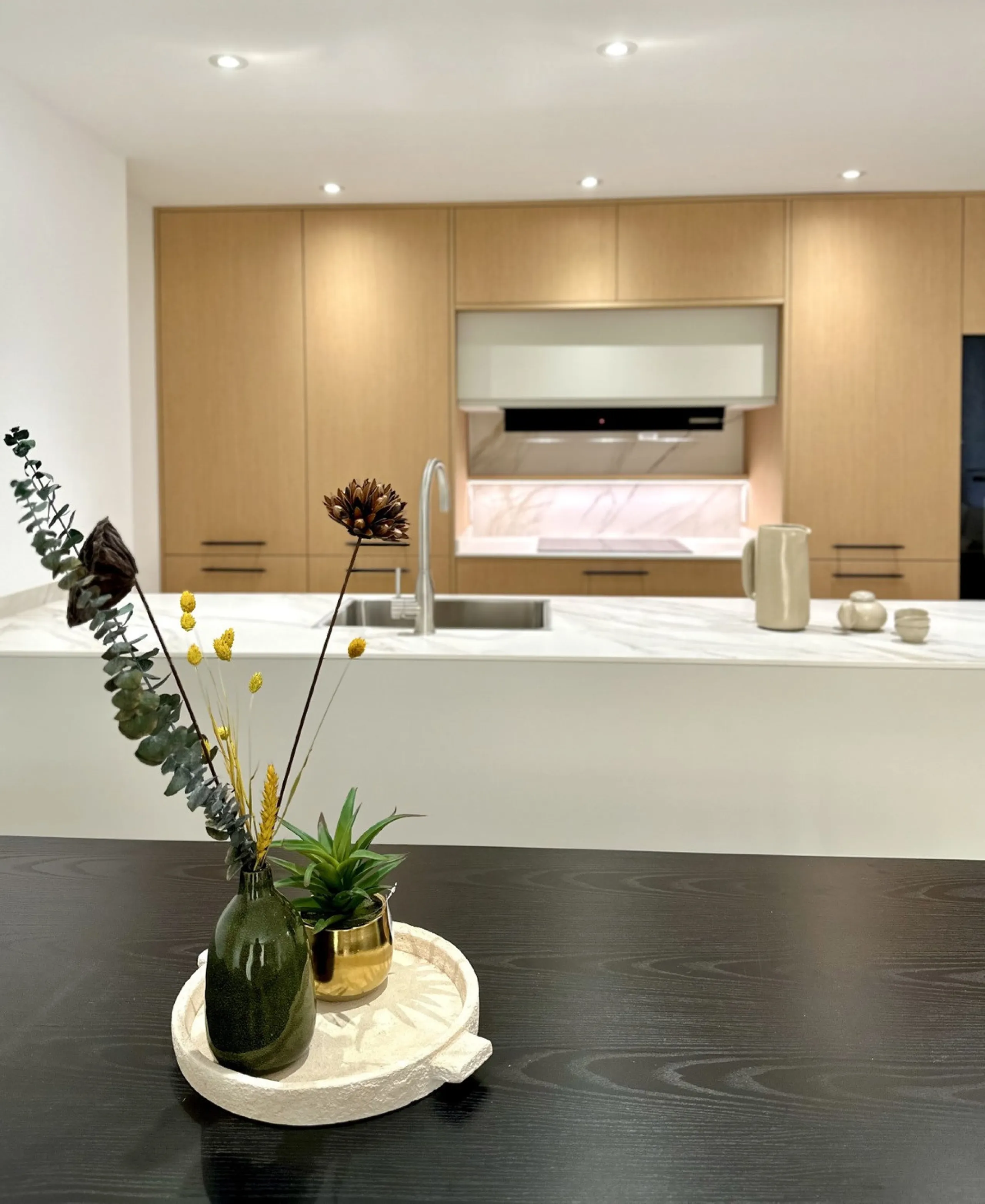 This exceptional beachfront apartment is situated in the heart of Marbella, directly on the promenade overlooking Marbella's Sport Port. Spanning 120 square meters, the fully furnished space features two bedrooms and two bathrooms. Every detail has been t