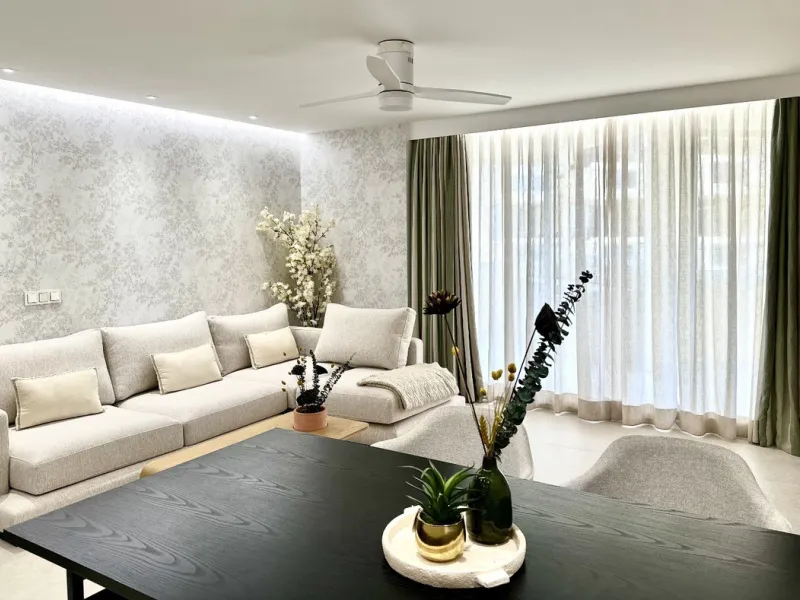 This exceptional beachfront apartment is situated in the heart of Marbella, directly on the promenade overlooking Marbella's Sport Port. Spanning 120 square meters, the fully furnished space features two bedrooms and two bathrooms. Every detail has been t