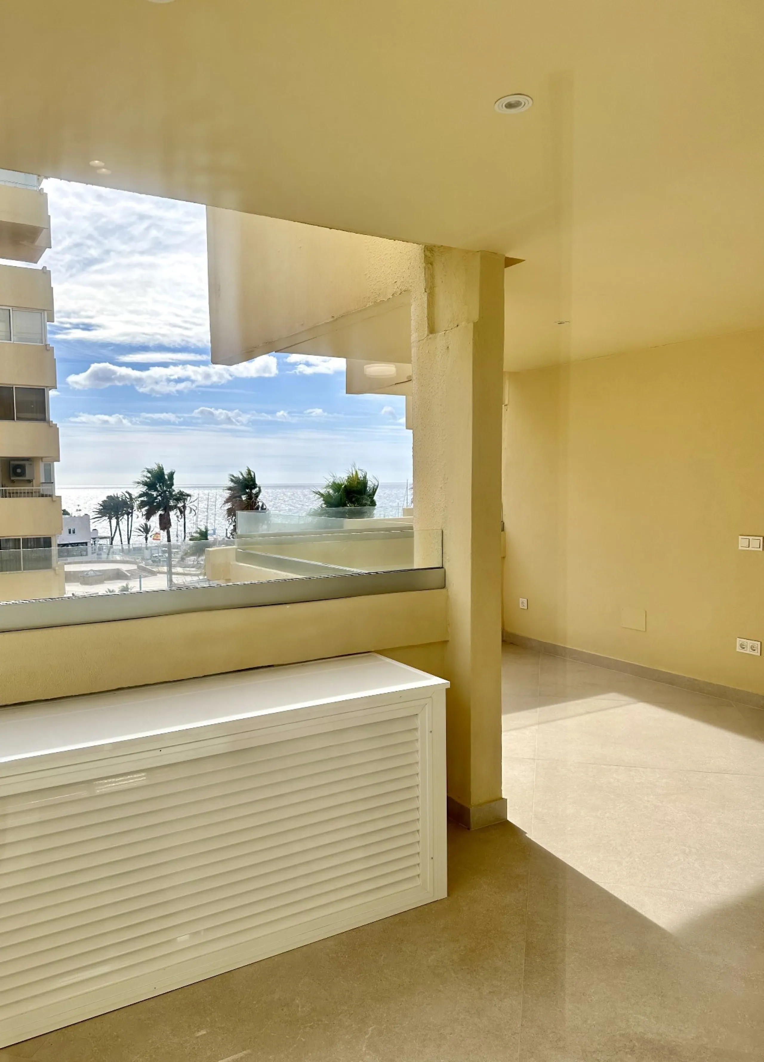 This exceptional beachfront apartment is situated in the heart of Marbella, directly on the promenade overlooking Marbella's Sport Port. Spanning 120 square meters, the fully furnished space features two bedrooms and two bathrooms. Every detail has been t