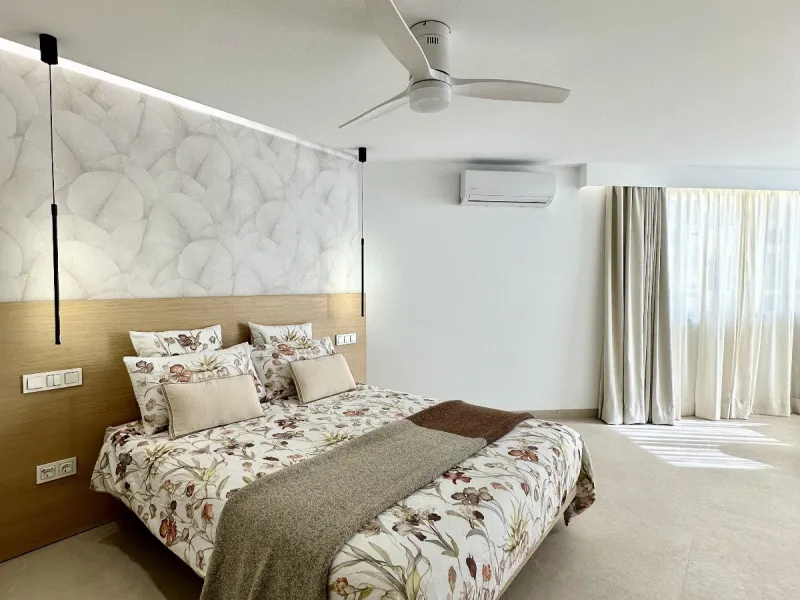 This exceptional beachfront apartment is situated in the heart of Marbella, directly on the promenade overlooking Marbella's Sport Port. Spanning 120 square meters, the fully furnished space features two bedrooms and two bathrooms. Every detail has been t