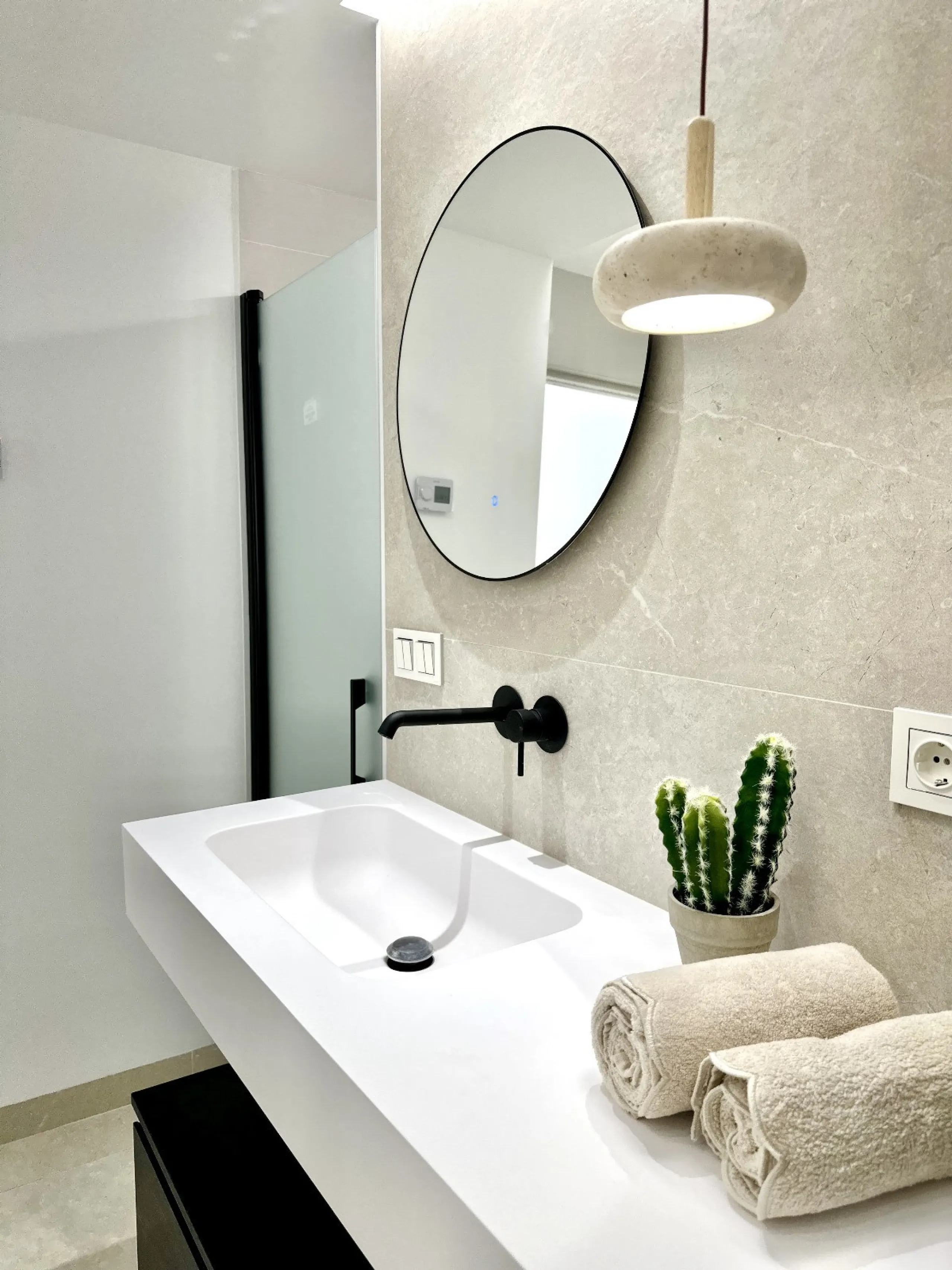 This exceptional beachfront apartment is situated in the heart of Marbella, directly on the promenade overlooking Marbella's Sport Port. Spanning 120 square meters, the fully furnished space features two bedrooms and two bathrooms. Every detail has been t