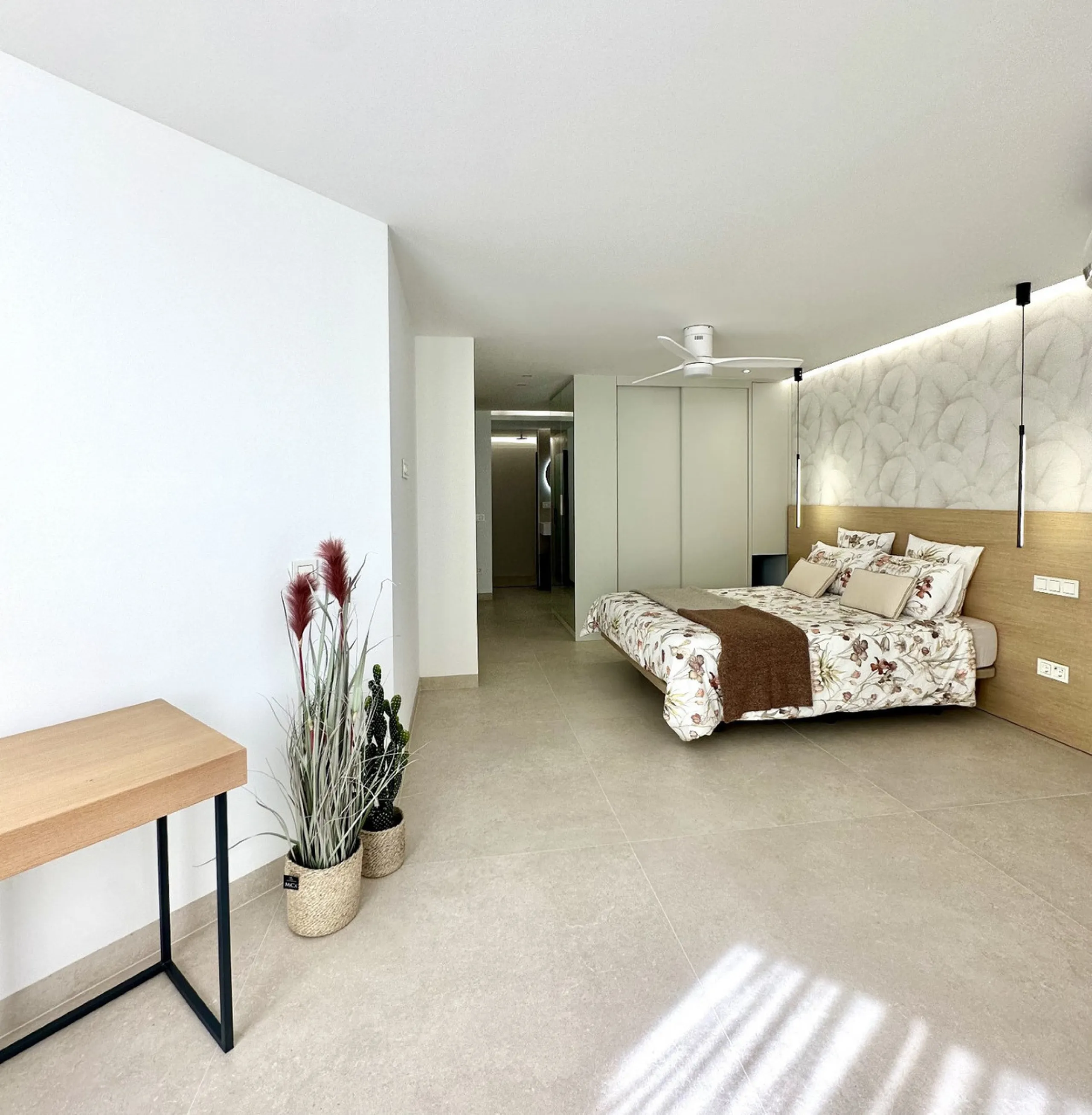 This exceptional beachfront apartment is situated in the heart of Marbella, directly on the promenade overlooking Marbella's Sport Port. Spanning 120 square meters, the fully furnished space features two bedrooms and two bathrooms. Every detail has been t