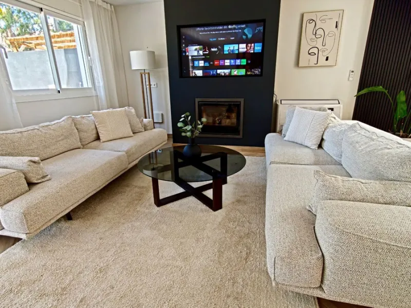 Stunning fully Renovated Townhouse with Guest Apartment, Rooftop Solarium & Resort Facilities on the New Golden Mile