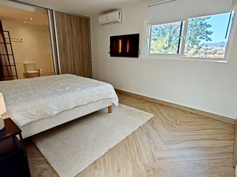 Stunning fully Renovated Townhouse with Guest Apartment, Rooftop Solarium & Resort Facilities on the New Golden Mile
